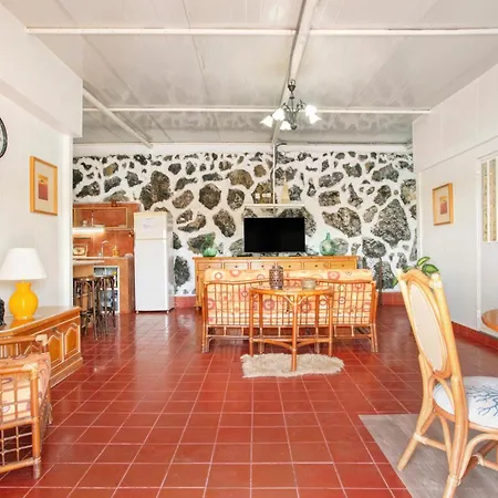 بيت للعطل Piletas Tres